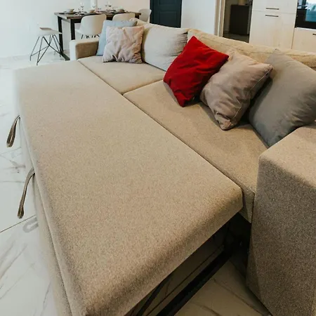 Sea Side Luxurious 2 Bdr Daire *