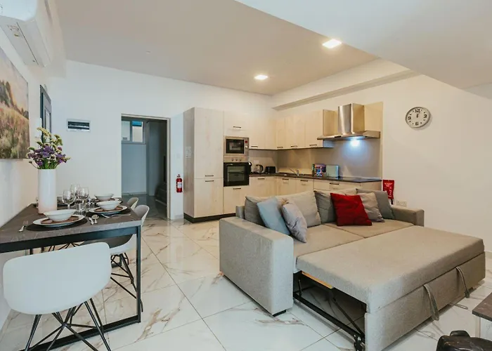 Sea Side Luxurious 2 Bdr Sliema