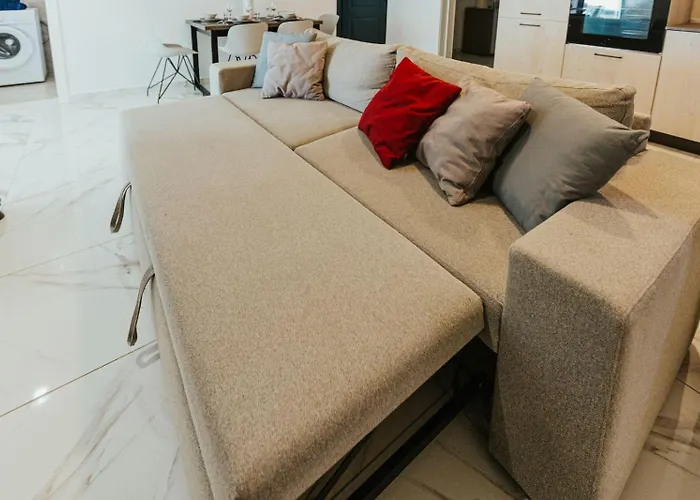 Sea Side Luxurious 2 Bdr Daire *