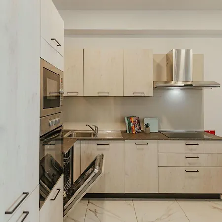 Sea Side Luxurious 2 Bdr Διαμέρισμα *