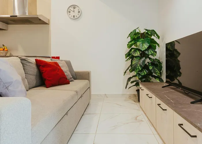 Sea Side Luxurious 2 Bdr * Σλιέμα