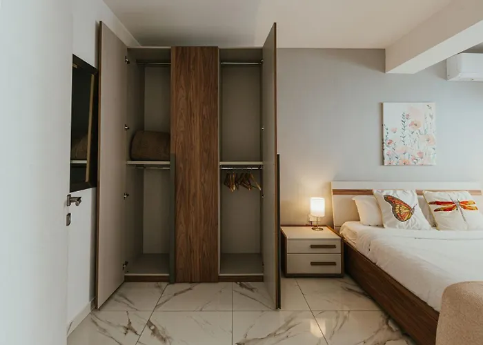 Διαμέρισμα Sea Side Luxurious 2 Bdr Σλιέμα